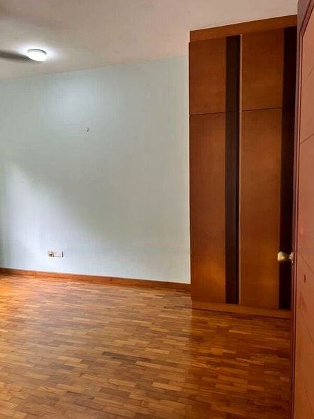 YISHUN EMERALD 5