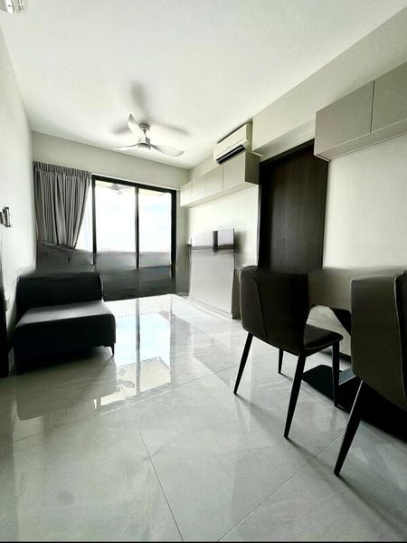 RIVERFRONT RESIDENCES 4