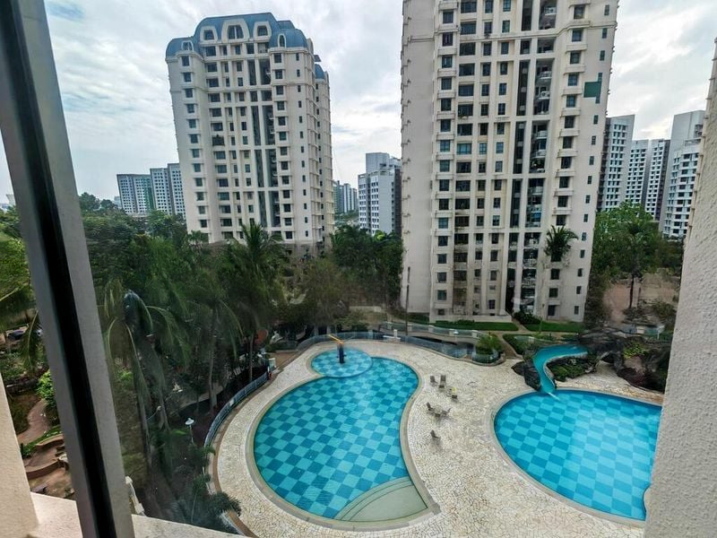 AQUARIUS BY THE PARK 4