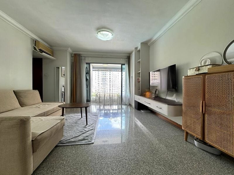 AQUARIUS BY THE PARK 13