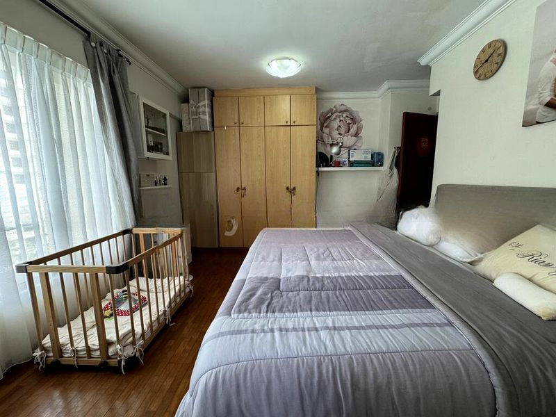 AQUARIUS BY THE PARK 12