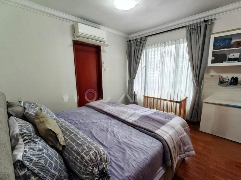 AQUARIUS BY THE PARK 8