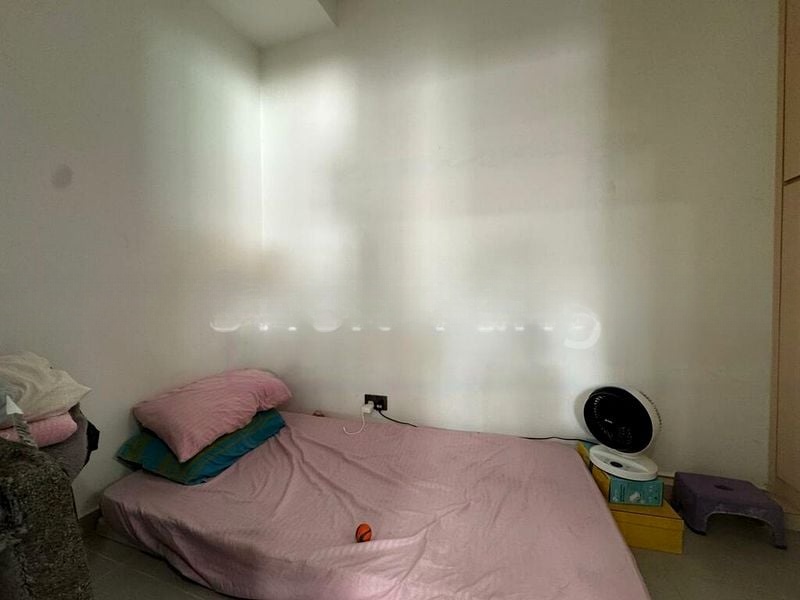 EIS RESIDENCES 12