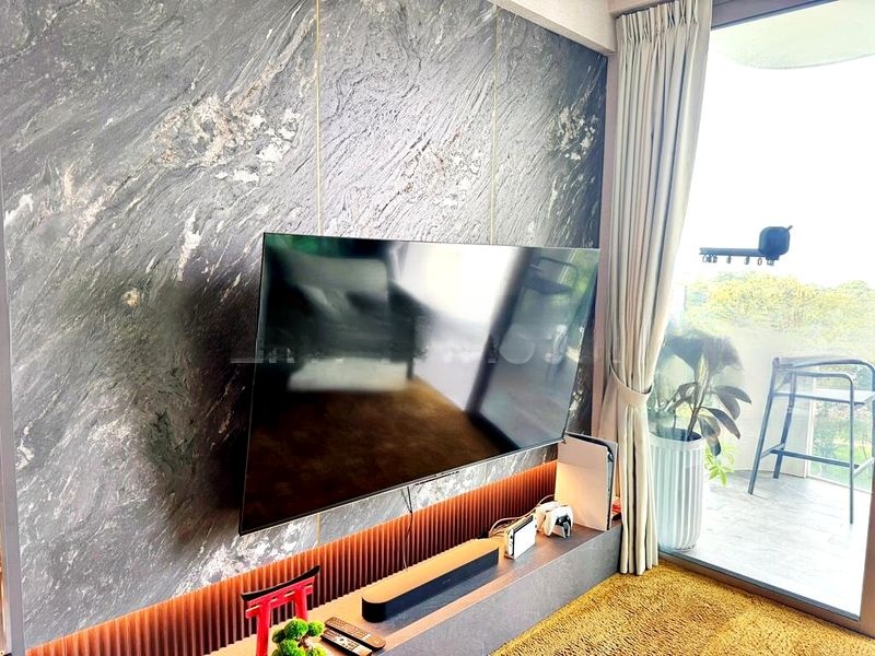 COASTLINE RESIDENCES 9