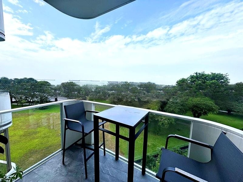 COASTLINE RESIDENCES 13