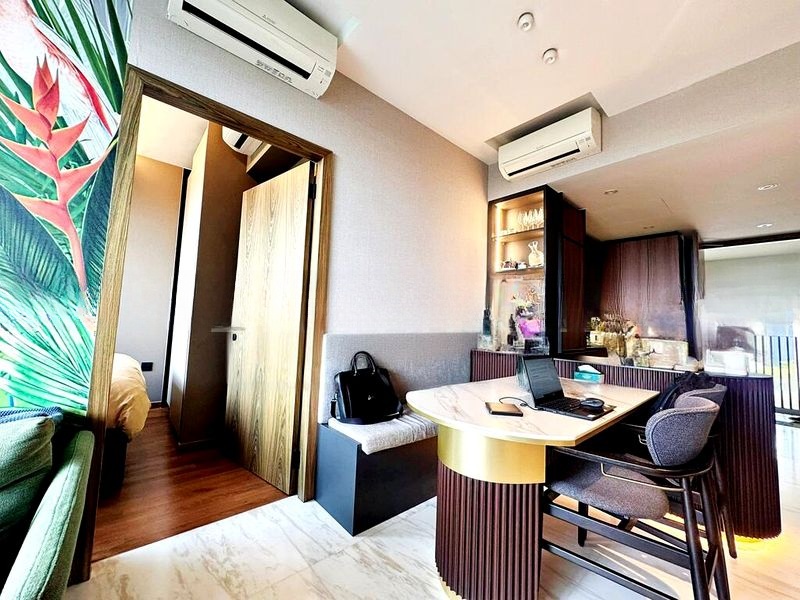 COASTLINE RESIDENCES 7