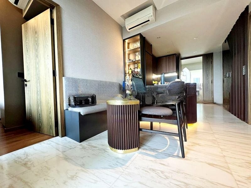 COASTLINE RESIDENCES 8