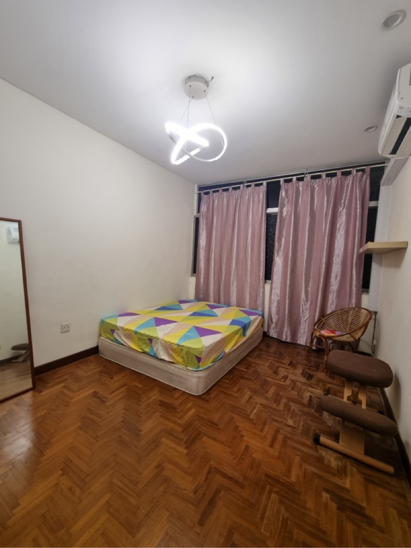 KISMIS COURT 4