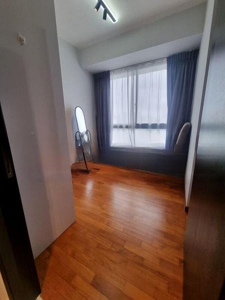 REGENT RESIDENCES 4