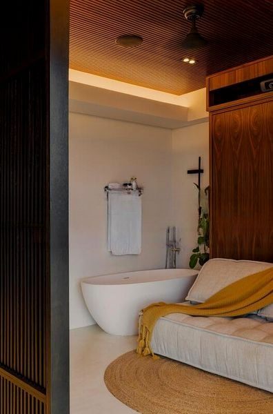 SEASIDE RESIDENCES 2