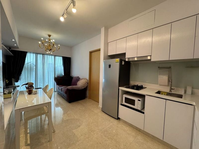 EIGHT RIVERSUITES 12