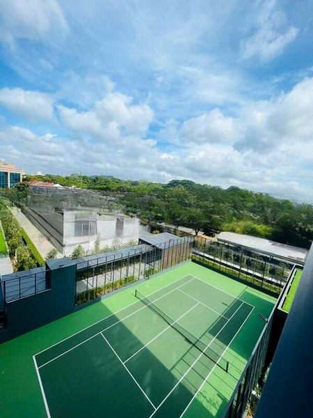 FOURTH AVENUE RESIDENCES 6