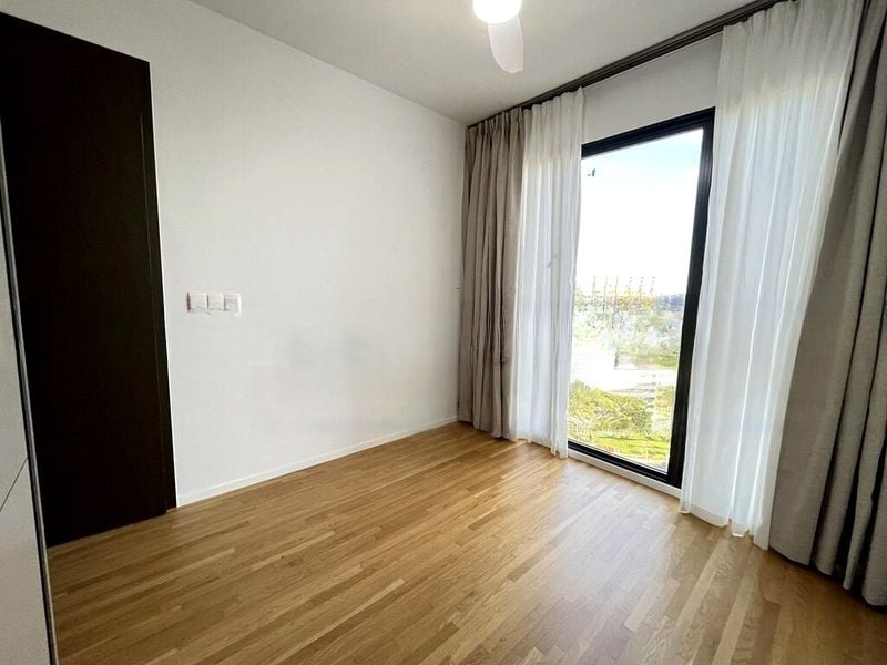 AVENUE SOUTH RESIDENCE 8