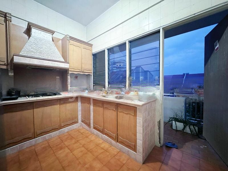 FAR HORIZON GARDENS 3