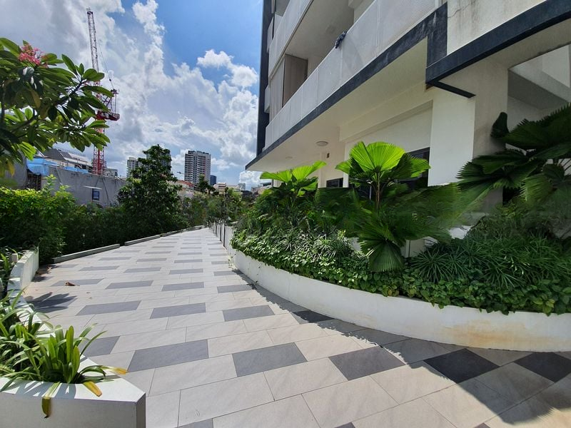8 FARRER SUITES 2