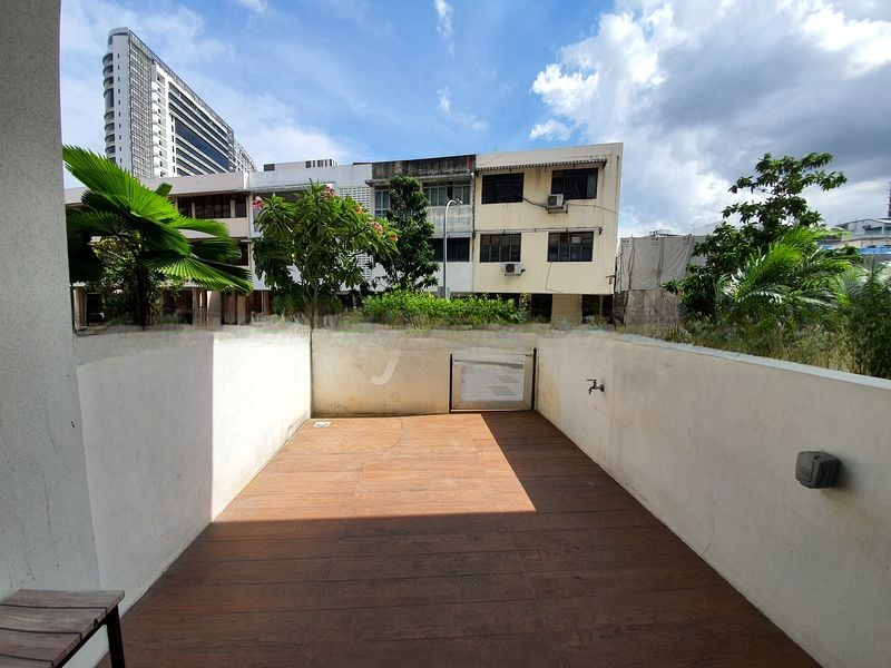 8 FARRER SUITES 10