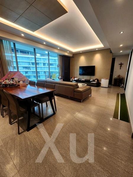 THE LIGHT @ CAIRNHILL 8