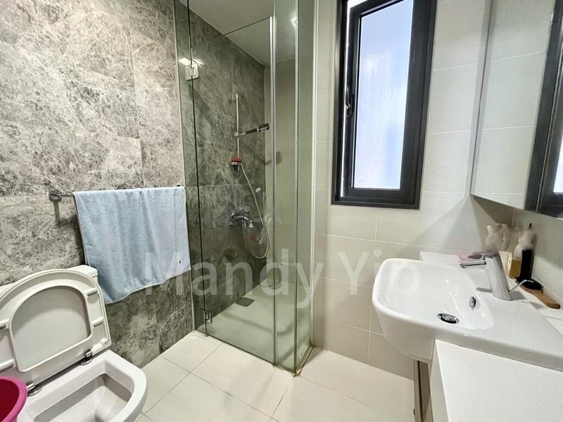 THE LAKEFRONT RESIDENCES 7