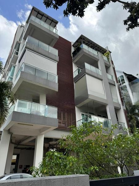 CARLYX RESIDENCE 2