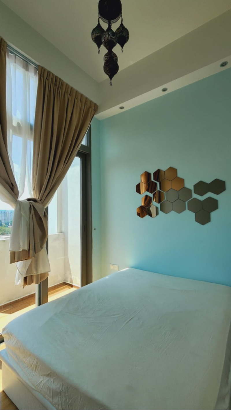 KINGSFORD . HILLVIEW PEAK 16