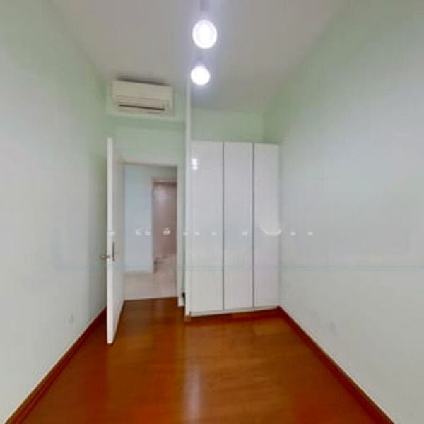 KINGSFORD . HILLVIEW PEAK 4