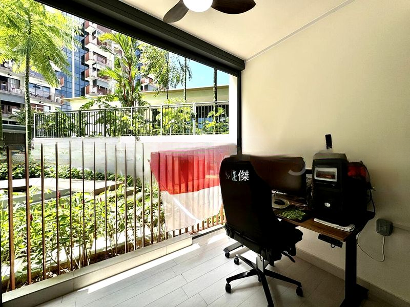 RIVERFRONT RESIDENCES 10