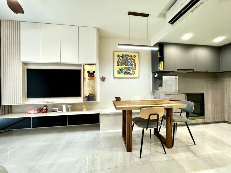 RIVERFRONT RESIDENCES 2