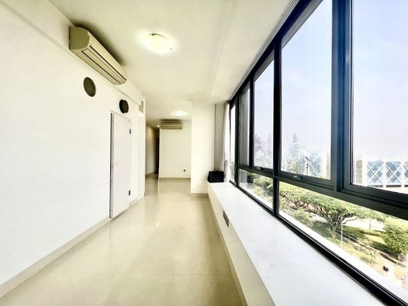 HARBOUR SUITES 6