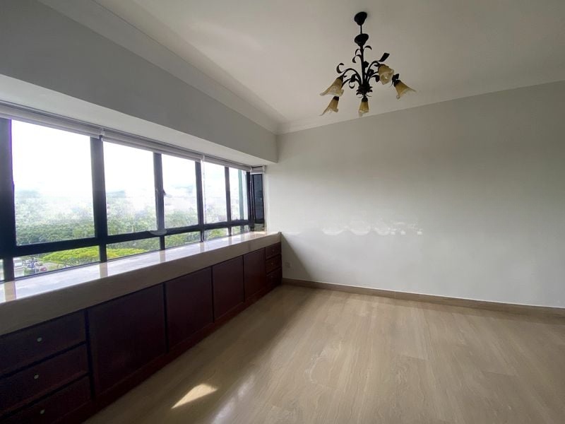 DALVEY COURT 6