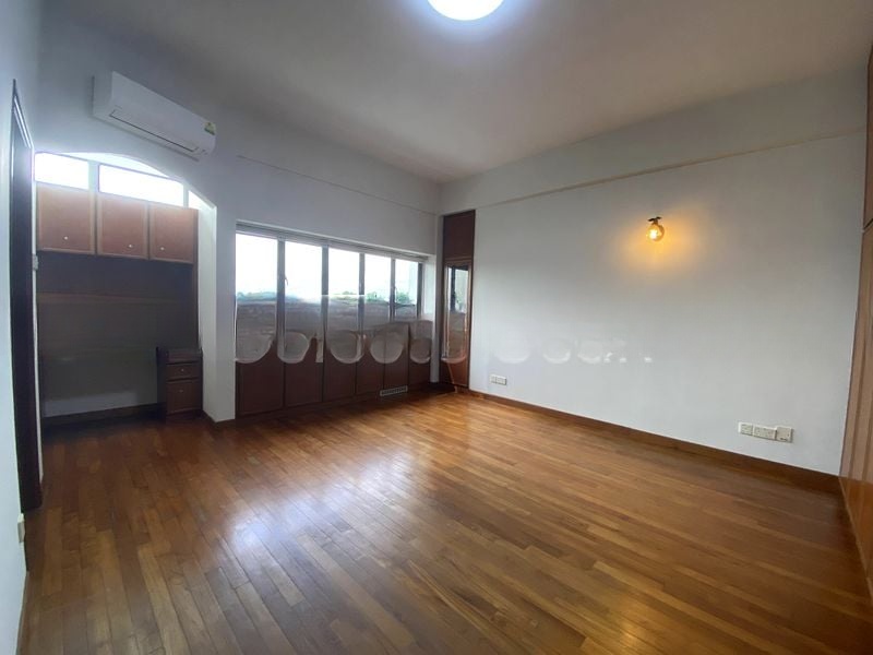 DALVEY COURT 9