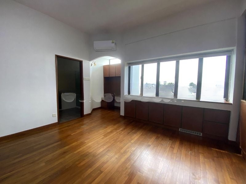 DALVEY COURT 10