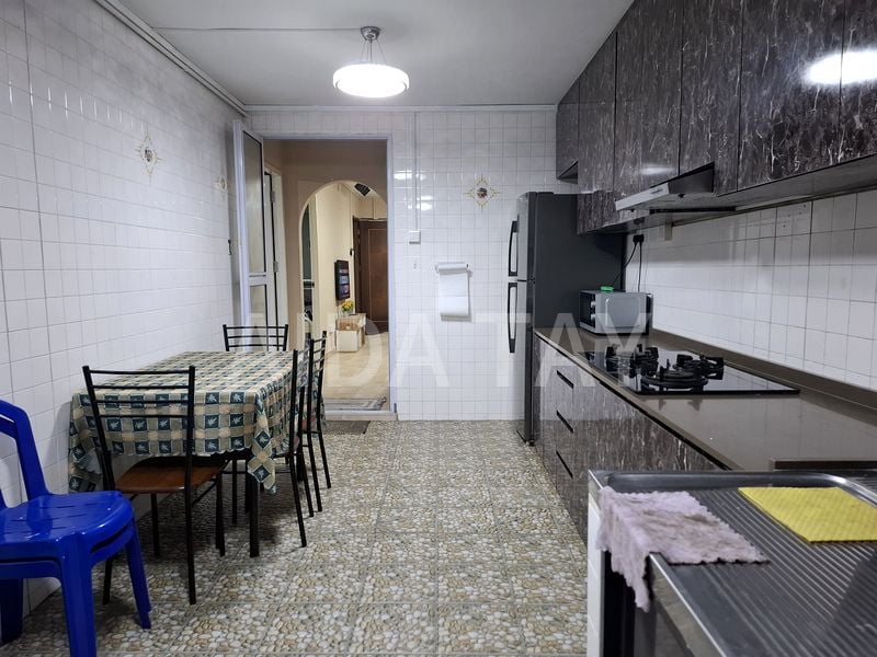 JURONG EAST ST 32 12