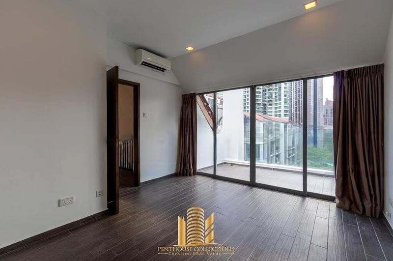 WATERMARK ROBERTSON QUAY 11