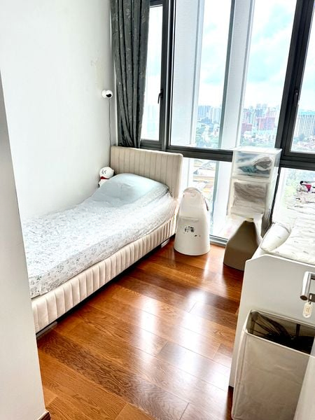 KINGSFORD . HILLVIEW PEAK 3