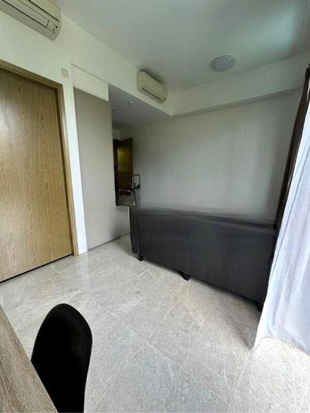 THE ENCLAVE . HOLLAND 2