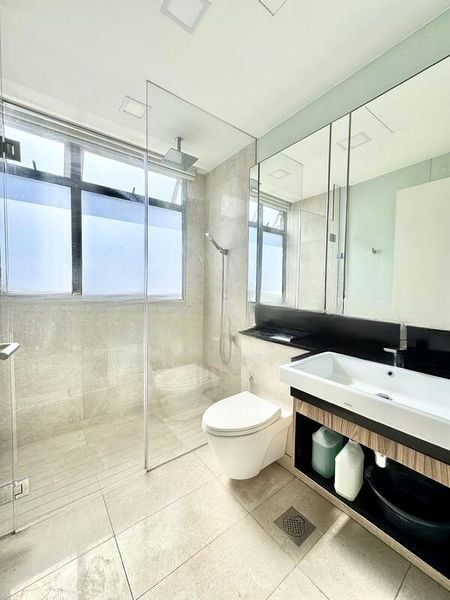 SUITES @ NEWTON 6