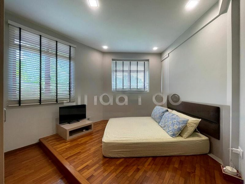 THE EDGEWATER 10