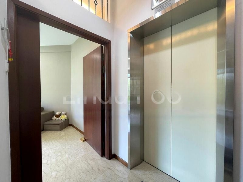 THE EDGEWATER 12