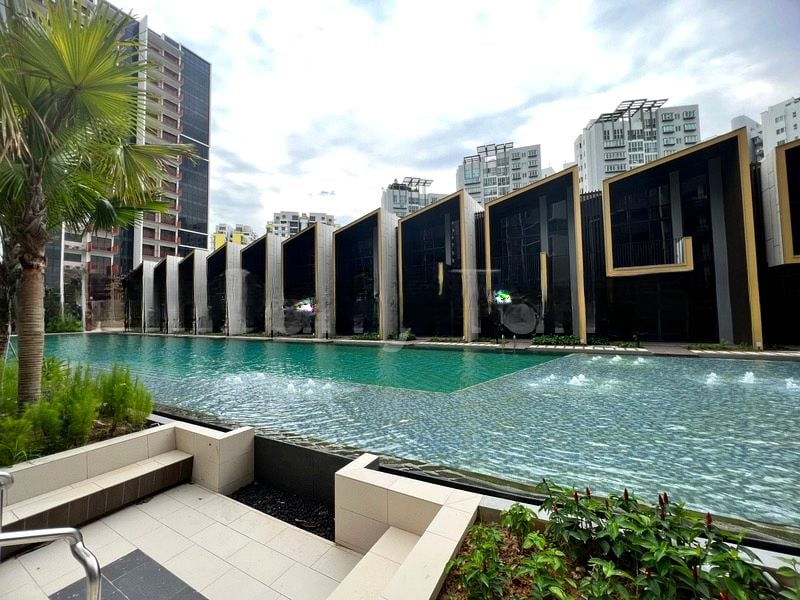 RIVERFRONT RESIDENCES 7