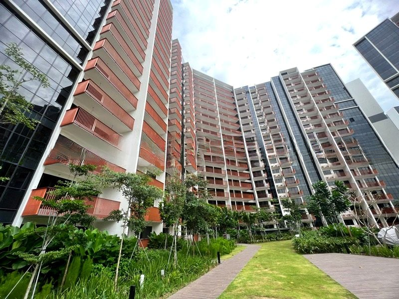 RIVERFRONT RESIDENCES 10