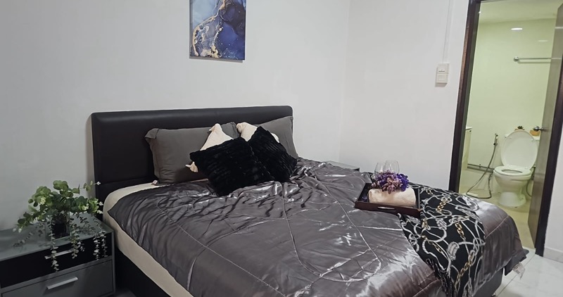 INTERNATIONAL PLAZA 4