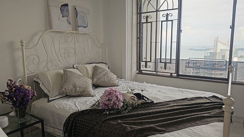 INTERNATIONAL PLAZA 6