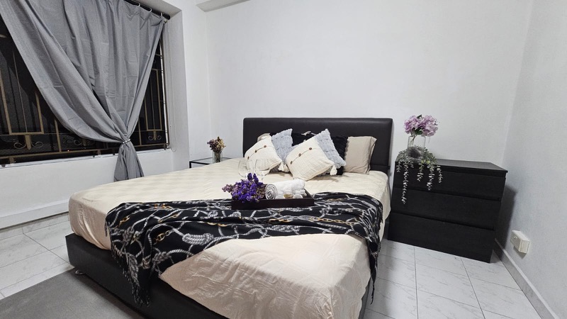 INTERNATIONAL PLAZA 52