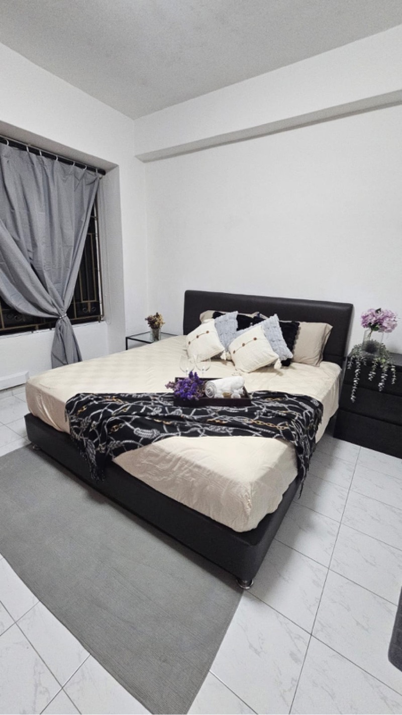 INTERNATIONAL PLAZA 65