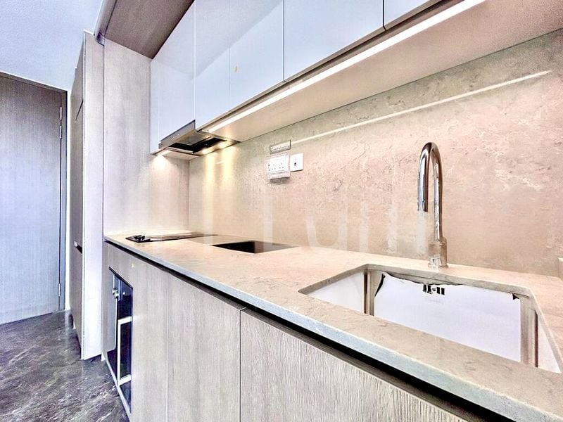 AVENUE SOUTH RESIDENCE 13