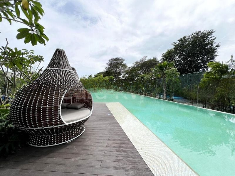 COASTLINE RESIDENCES 8