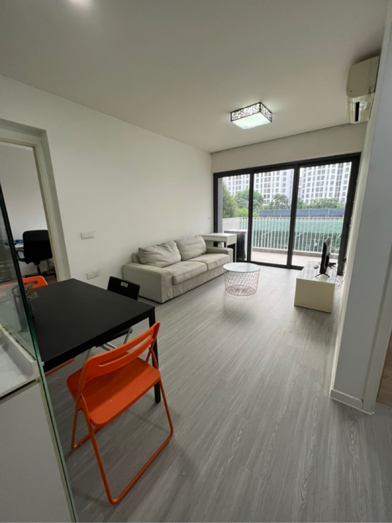 THE LAKEFRONT RESIDENCES 13