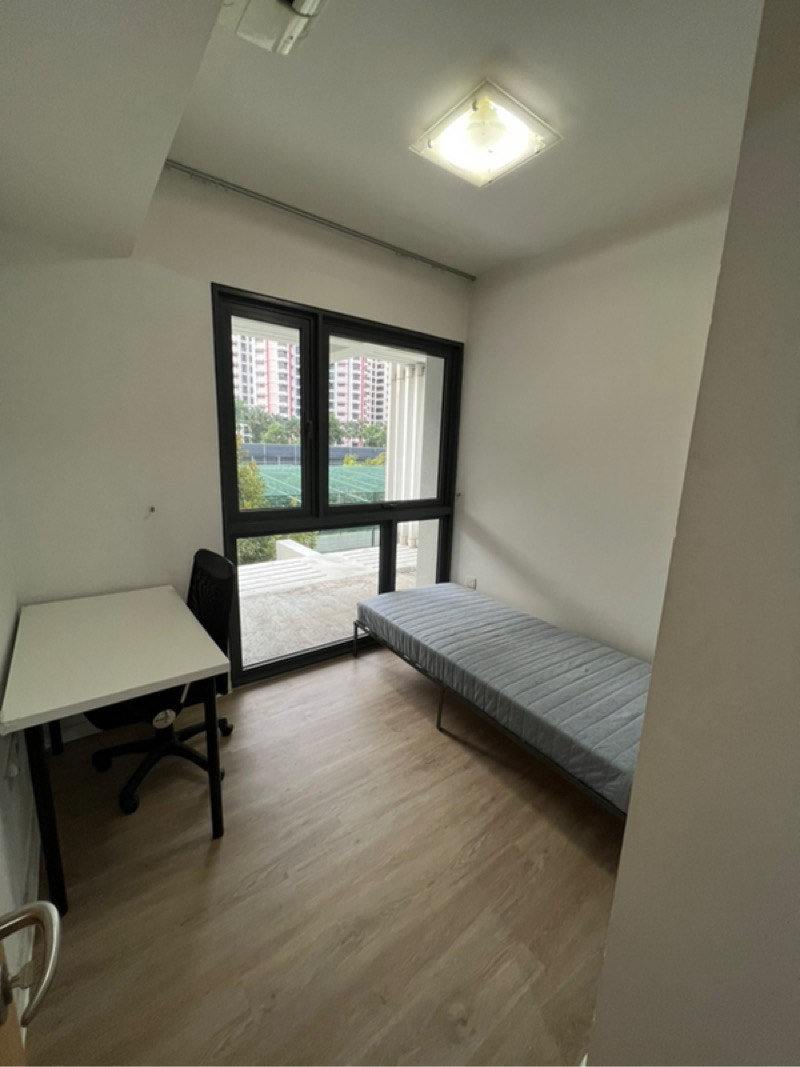 THE LAKEFRONT RESIDENCES 20