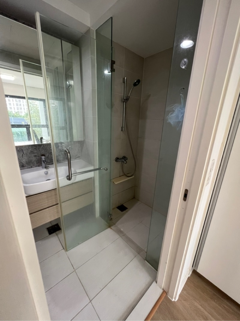 THE LAKEFRONT RESIDENCES 7