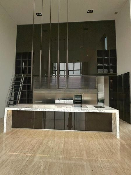 THE MARQ ON PATERSON HILL 4